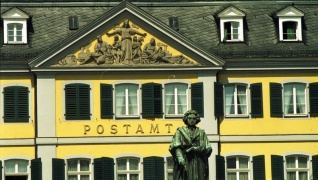 Bonn, Postamt und Beethovendenkmal